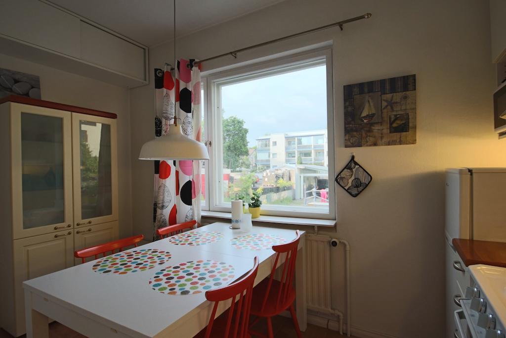Majoitushuoneisto Tuomipuisto Appartement Naantali Kamer foto